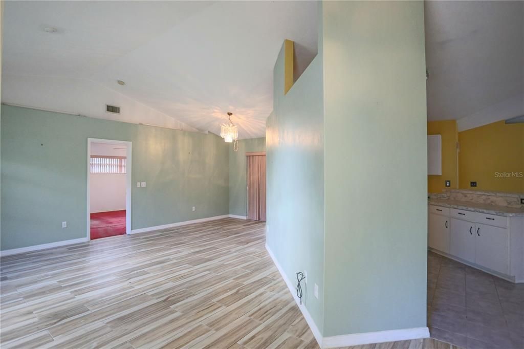 待售: $234,650 (3 贝兹, 2 浴室, 1815 平方英尺)