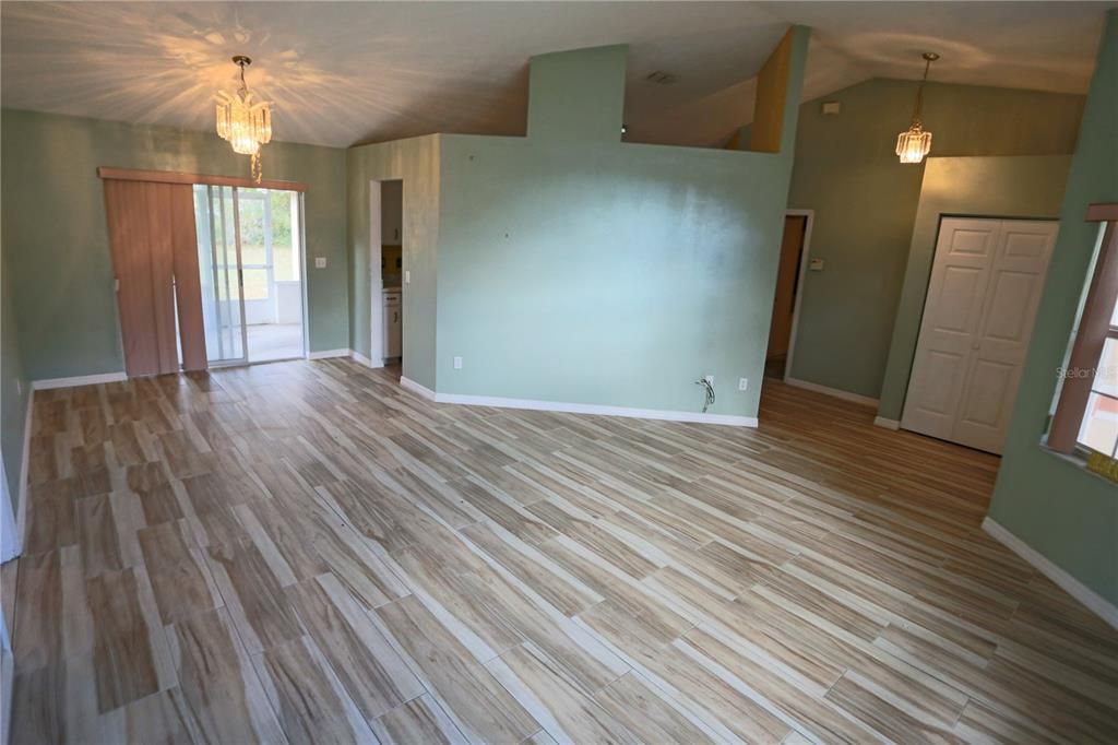 待售: $234,650 (3 贝兹, 2 浴室, 1815 平方英尺)