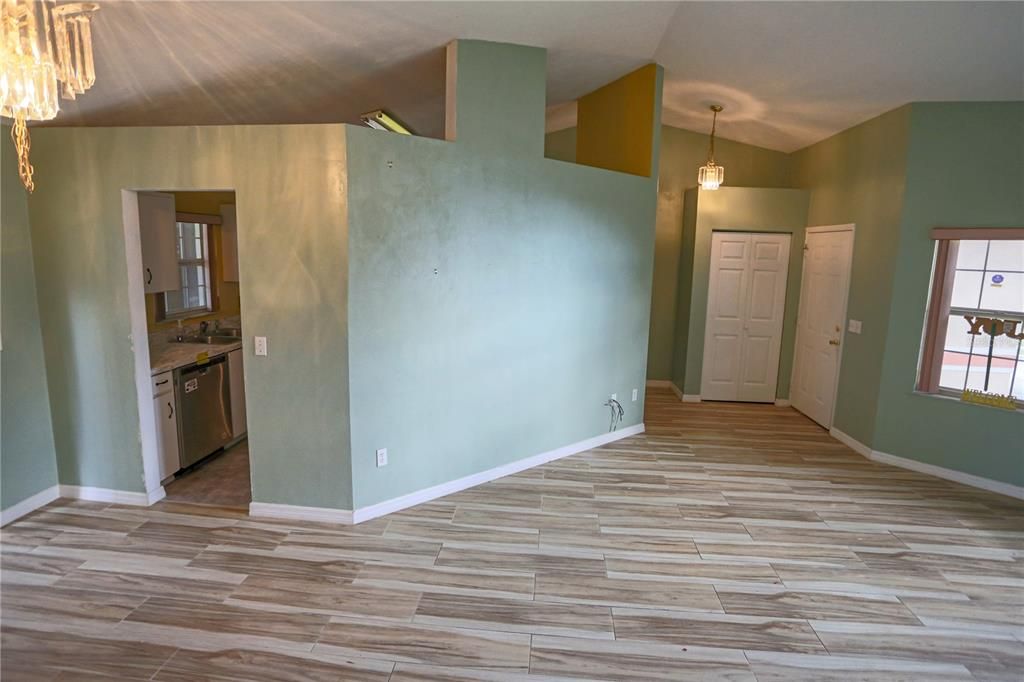 待售: $234,650 (3 贝兹, 2 浴室, 1815 平方英尺)