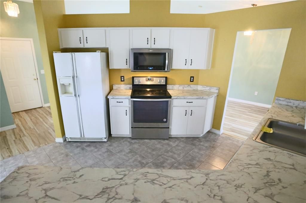 待售: $234,650 (3 贝兹, 2 浴室, 1815 平方英尺)