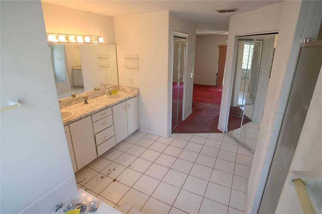 待售: $234,650 (3 贝兹, 2 浴室, 1815 平方英尺)