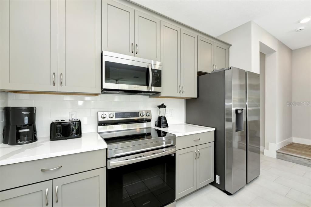 На продажу: $350,000 (3 спален, 2 ванн, 1704 Квадратных фут)