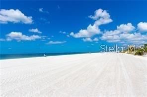 For Rent: $1,995 (2 beds, 2 baths, 925 Square Feet)