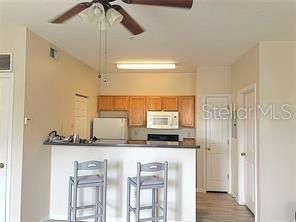 For Rent: $1,995 (2 beds, 2 baths, 925 Square Feet)