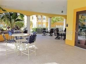 For Rent: $1,995 (2 beds, 2 baths, 925 Square Feet)