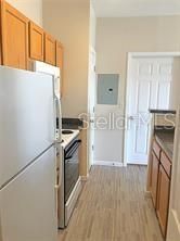 For Rent: $1,995 (2 beds, 2 baths, 925 Square Feet)