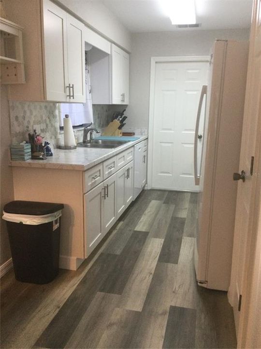 For Sale: $229,000 (2 beds, 2 baths, 851 Square Feet)