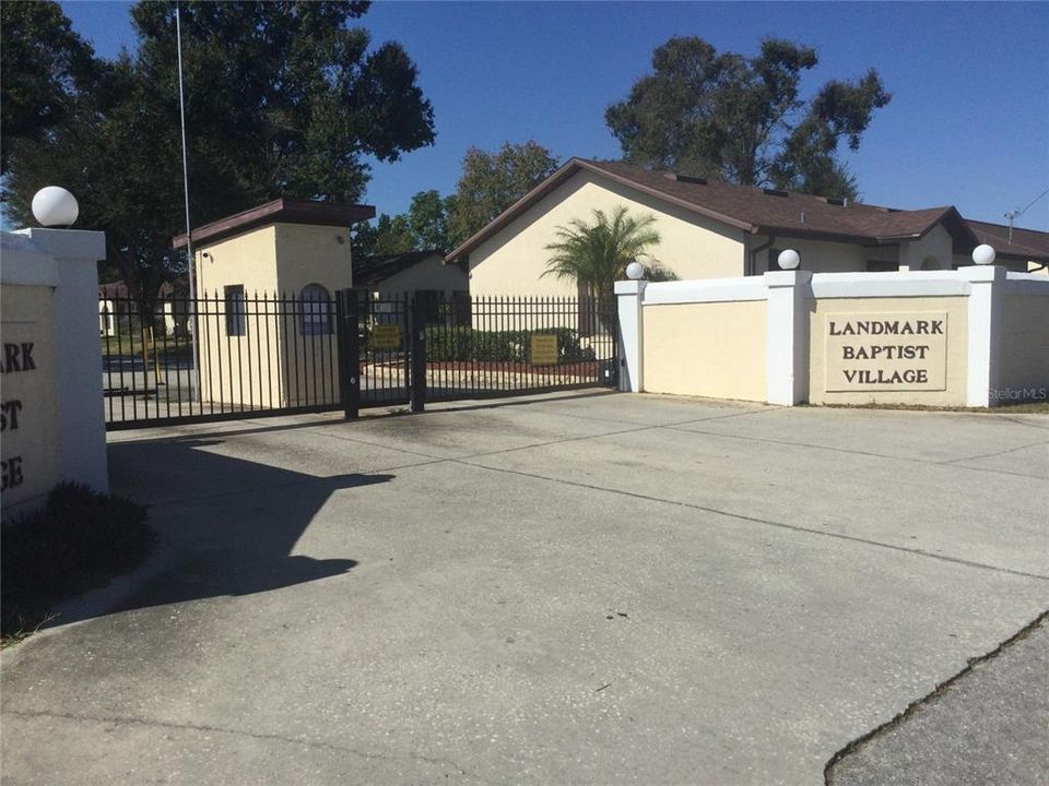 For Sale: $229,000 (2 beds, 2 baths, 851 Square Feet)