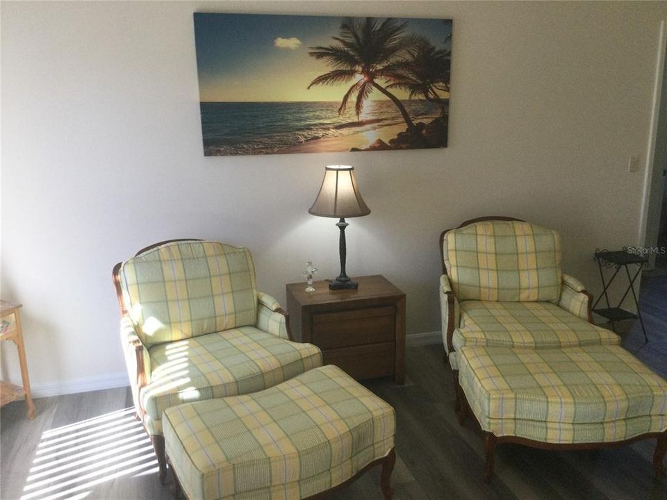 For Sale: $229,000 (2 beds, 2 baths, 851 Square Feet)