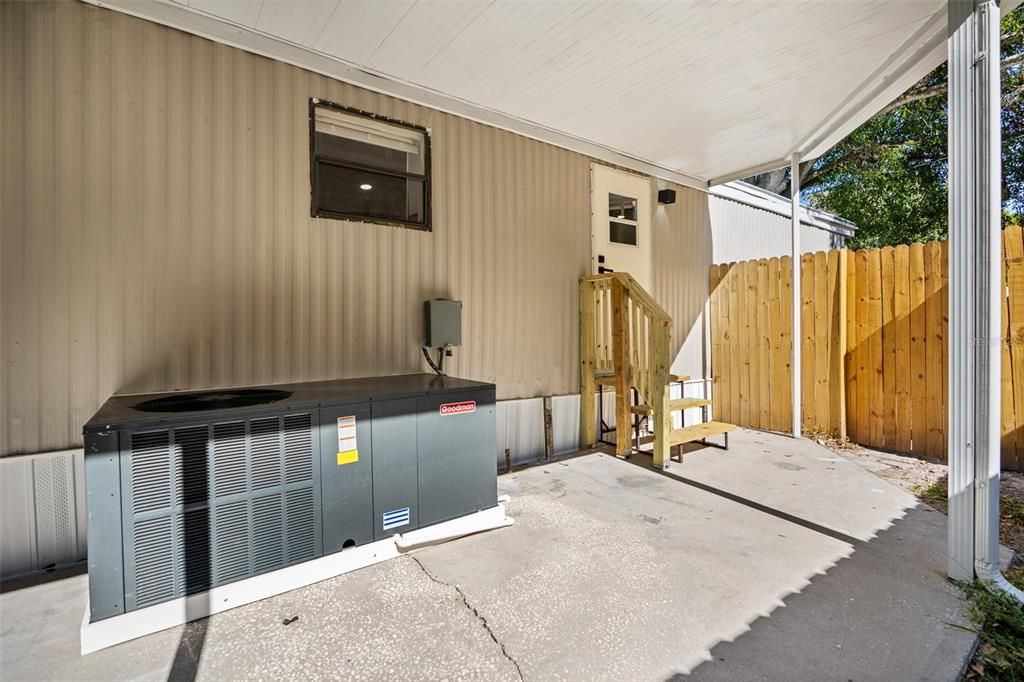 Под контрактом: $150,000 (2 спален, 2 ванн, 812 Квадратных фут)