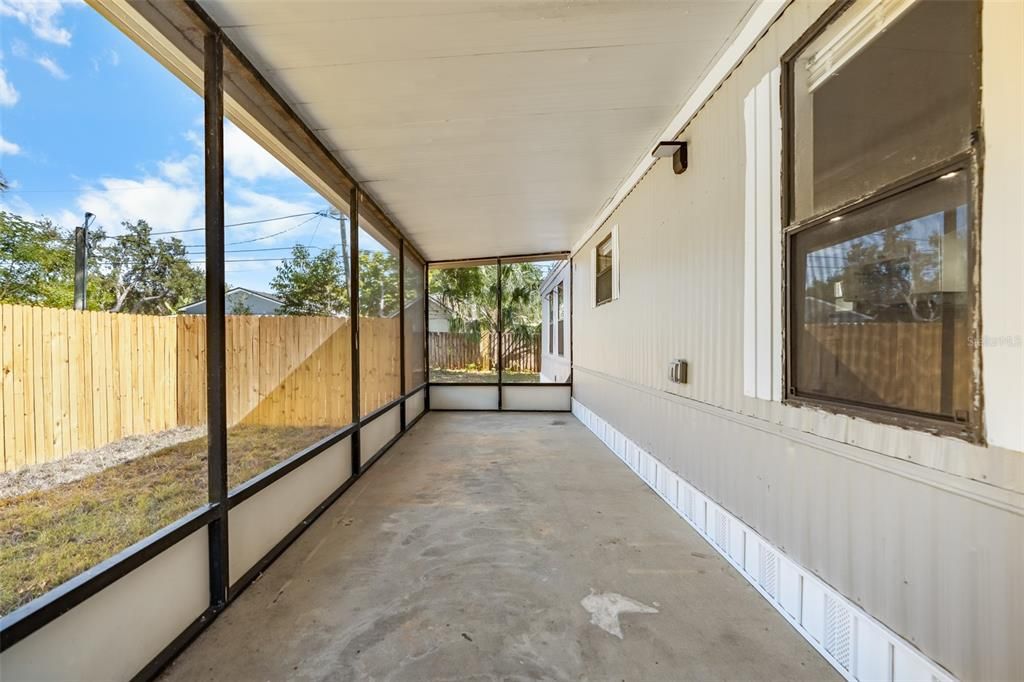 Под контрактом: $150,000 (2 спален, 2 ванн, 812 Квадратных фут)