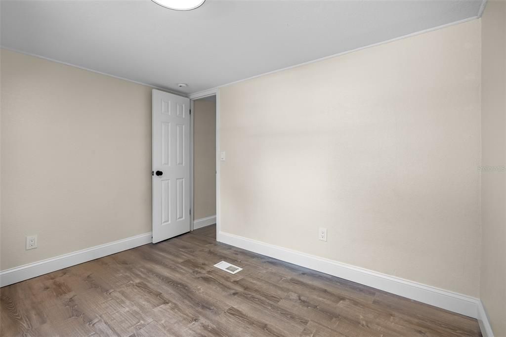 Под контрактом: $150,000 (2 спален, 2 ванн, 812 Квадратных фут)