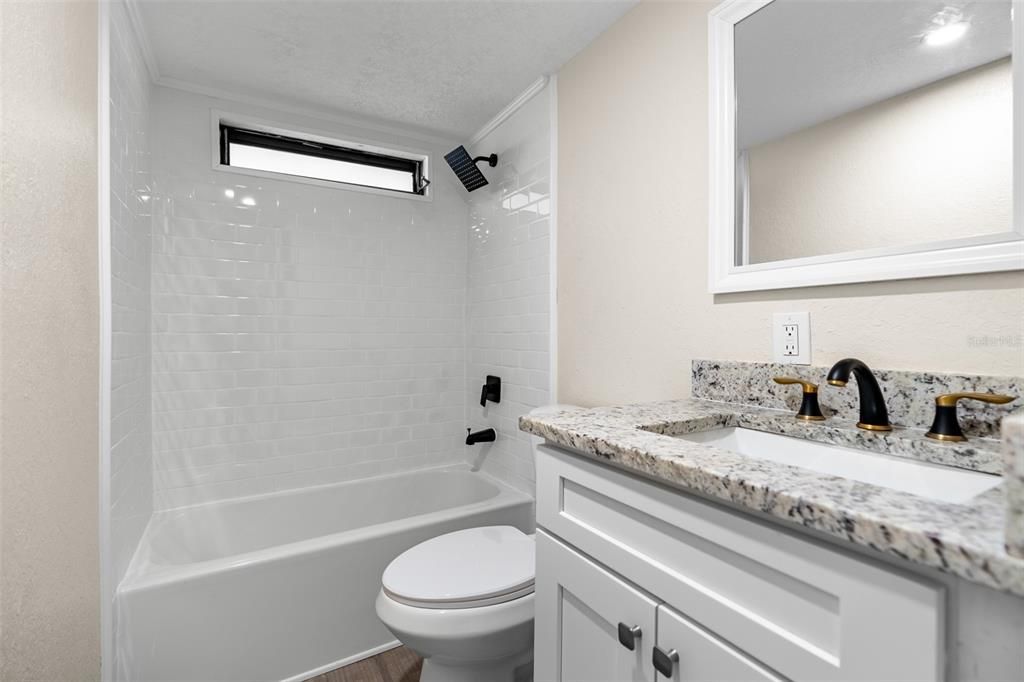 Под контрактом: $150,000 (2 спален, 2 ванн, 812 Квадратных фут)