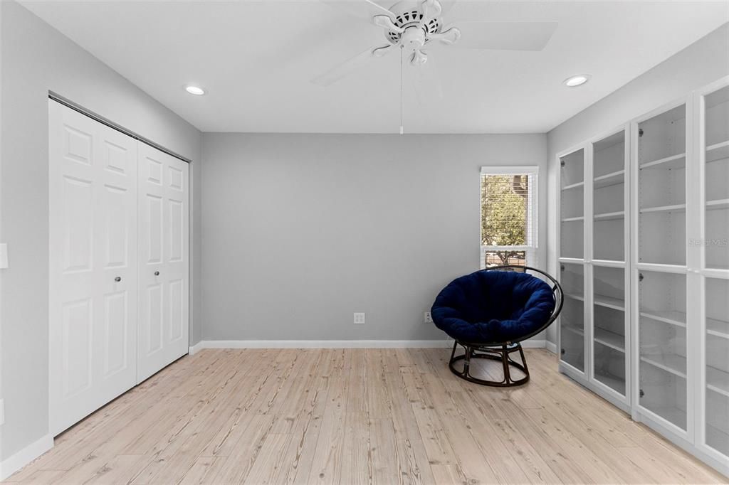 合同活跃: $3,700 (3 贝兹, 3 浴室, 2032 平方英尺)