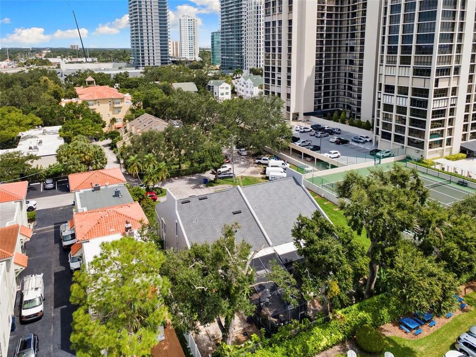 合同活跃: $3,700 (3 贝兹, 3 浴室, 2032 平方英尺)