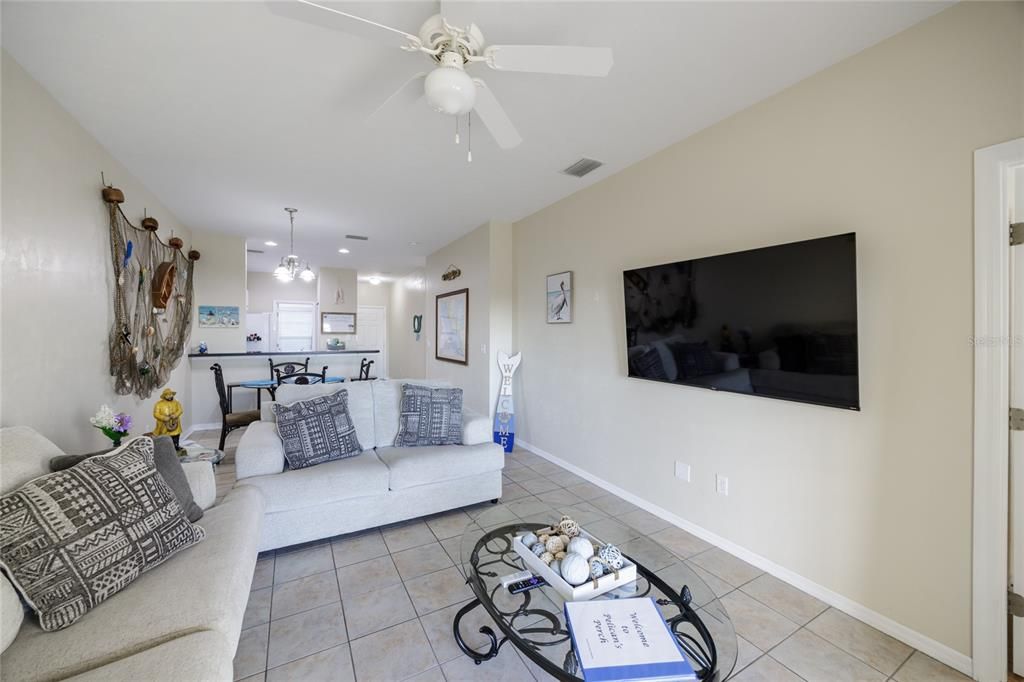 En Venta: $309,900 (3 camas, 2 baños, 1161 Pies cuadrados)