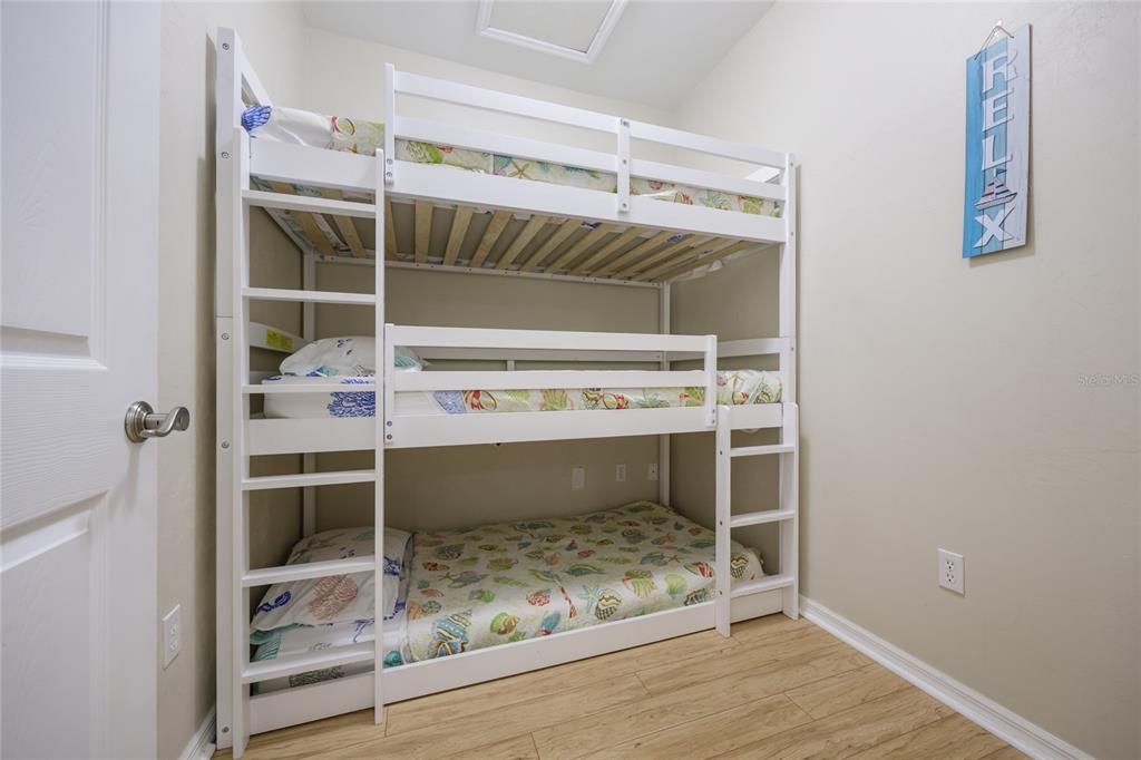 En Venta: $309,900 (3 camas, 2 baños, 1161 Pies cuadrados)