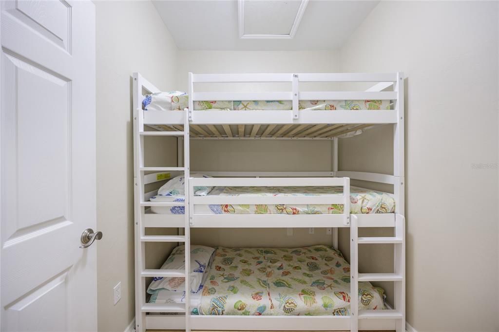 En Venta: $309,900 (3 camas, 2 baños, 1161 Pies cuadrados)