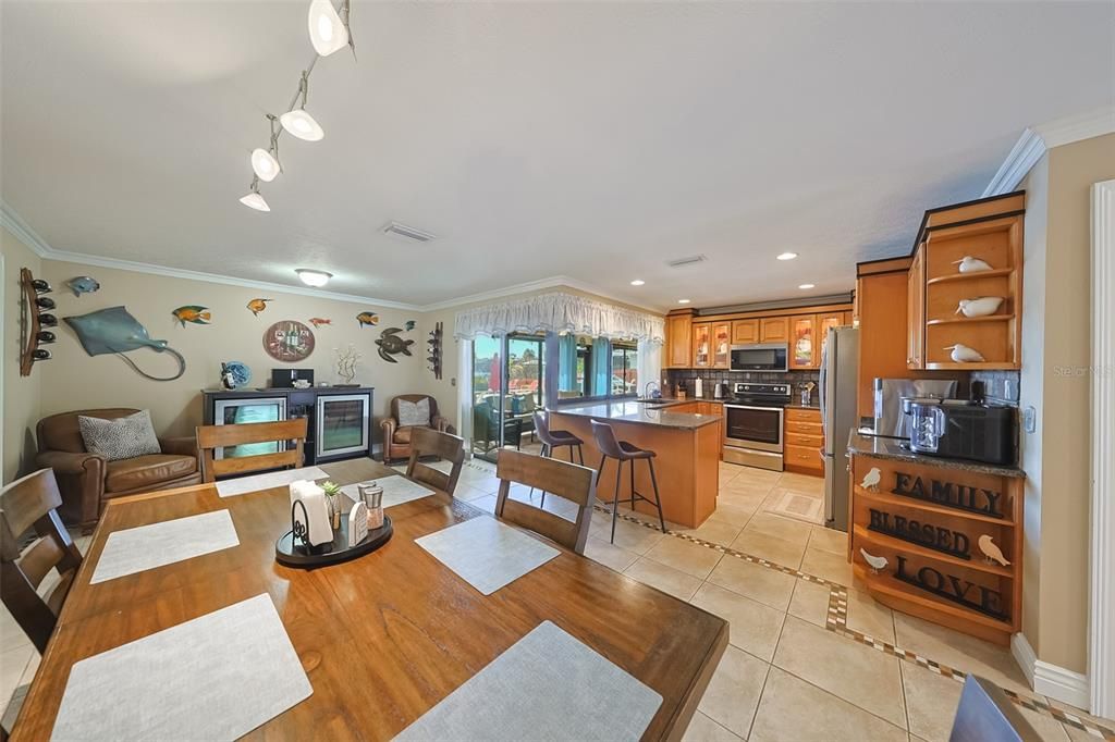 En Venta: $980,000 (4 camas, 2 baños, 1930 Pies cuadrados)