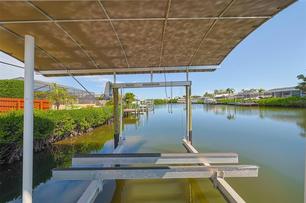 En Venta: $980,000 (4 camas, 2 baños, 1930 Pies cuadrados)