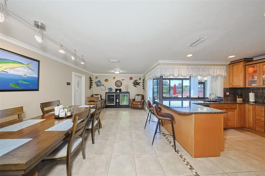 En Venta: $980,000 (4 camas, 2 baños, 1930 Pies cuadrados)