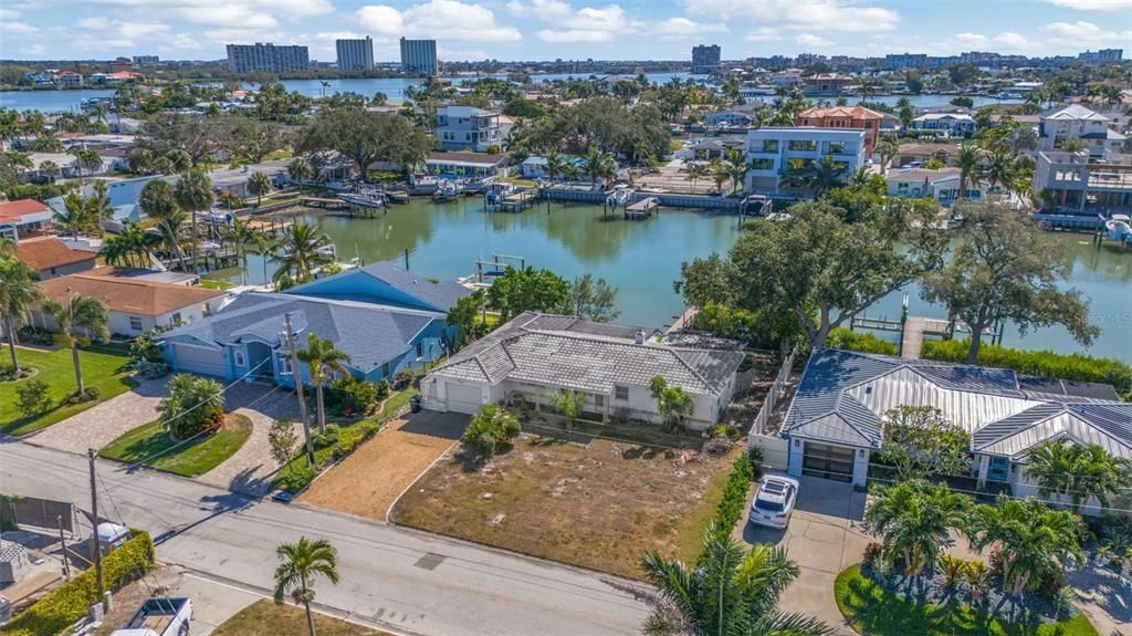 待售: $870,000 (0.17 acres)