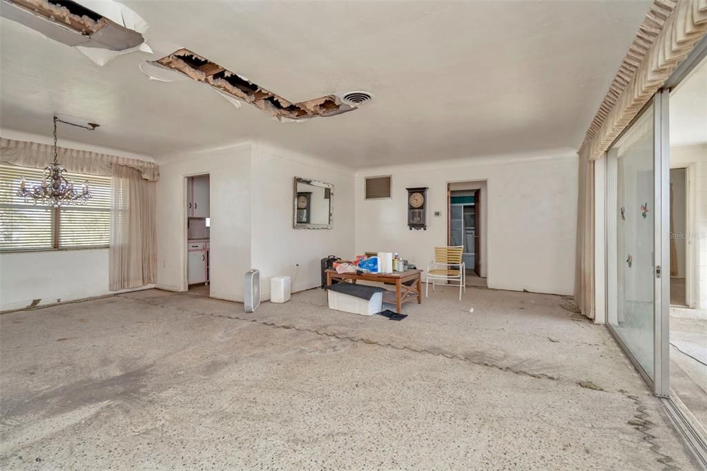 待售: $870,000 (0.17 acres)