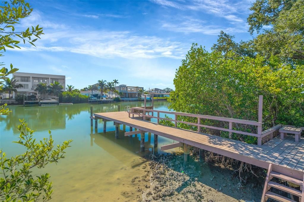 待售: $870,000 (0.17 acres)