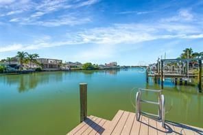 待售: $870,000 (0.17 acres)