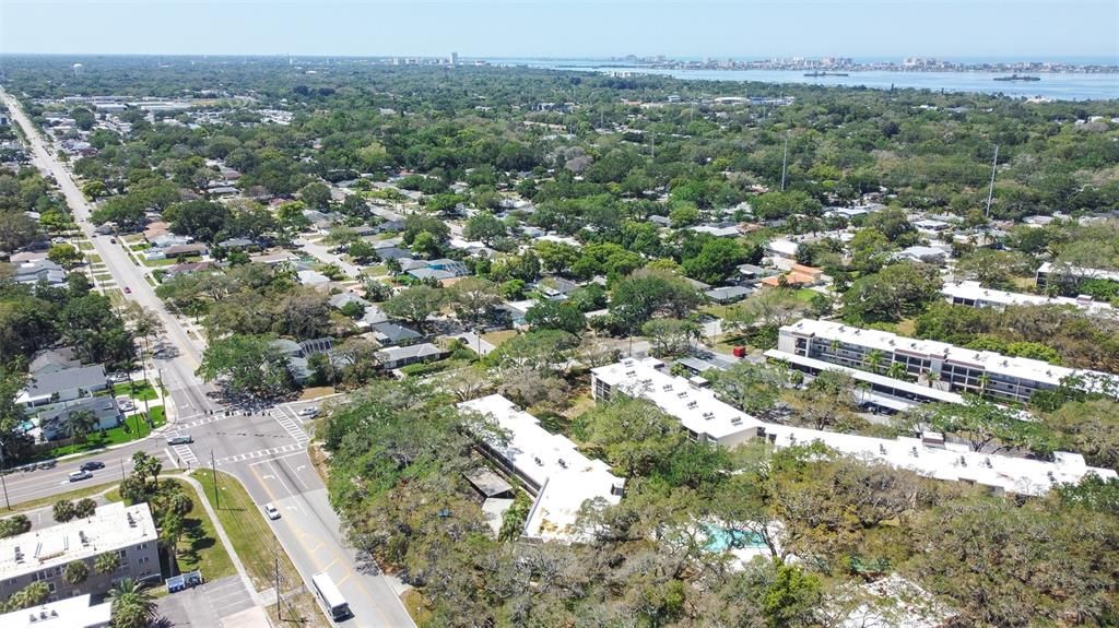 Active With Contract: $1,900 (2 beds, 2 baths, 1118 Square Feet)