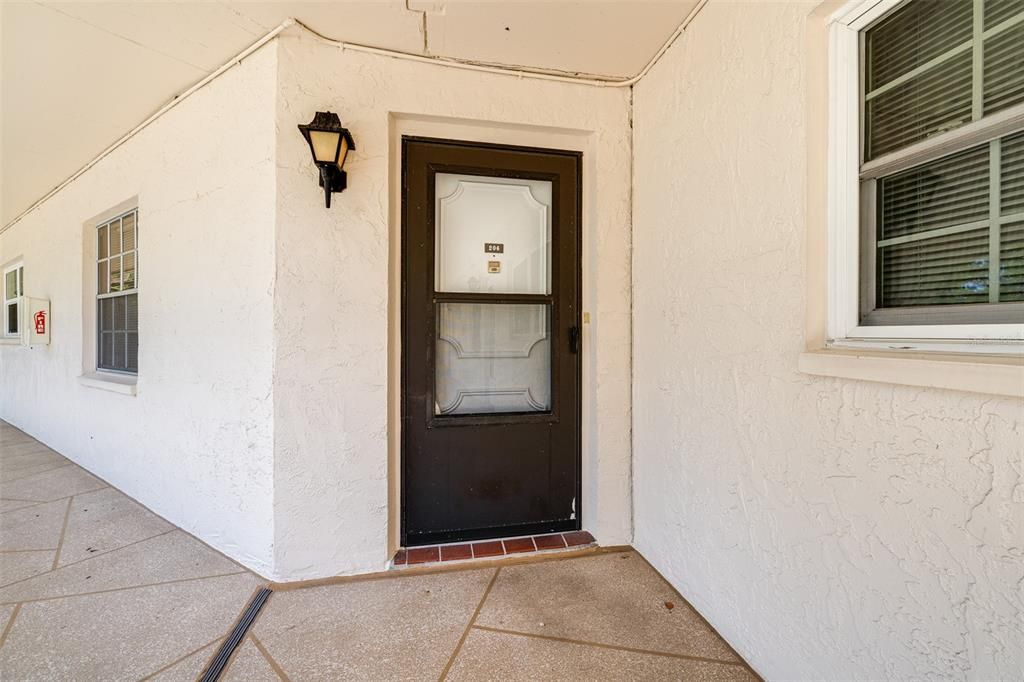 Active With Contract: $1,900 (2 beds, 2 baths, 1118 Square Feet)