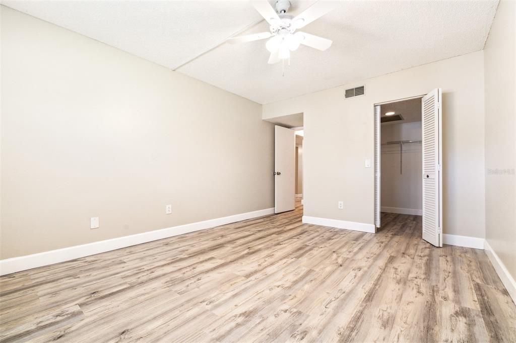 Active With Contract: $1,900 (2 beds, 2 baths, 1118 Square Feet)