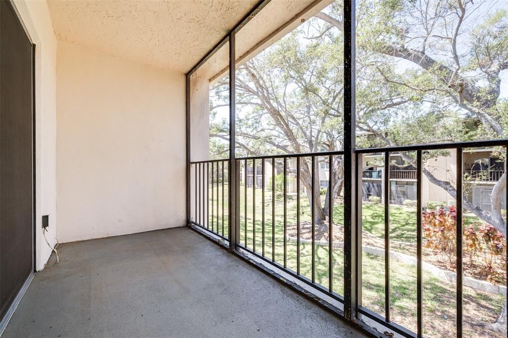 Active With Contract: $1,900 (2 beds, 2 baths, 1118 Square Feet)