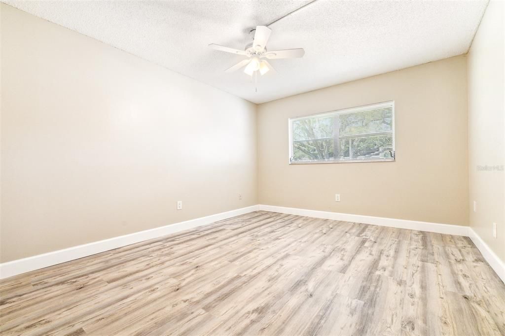 Active With Contract: $1,900 (2 beds, 2 baths, 1118 Square Feet)