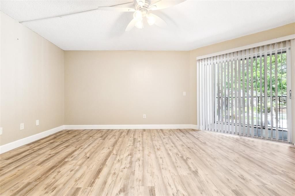 Active With Contract: $1,900 (2 beds, 2 baths, 1118 Square Feet)