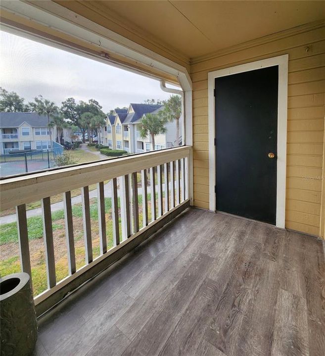 Active With Contract: $128,888 (2 beds, 2 baths, 934 Square Feet)