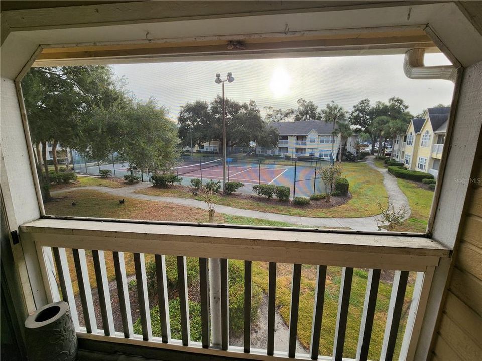 Active With Contract: $128,888 (2 beds, 2 baths, 934 Square Feet)