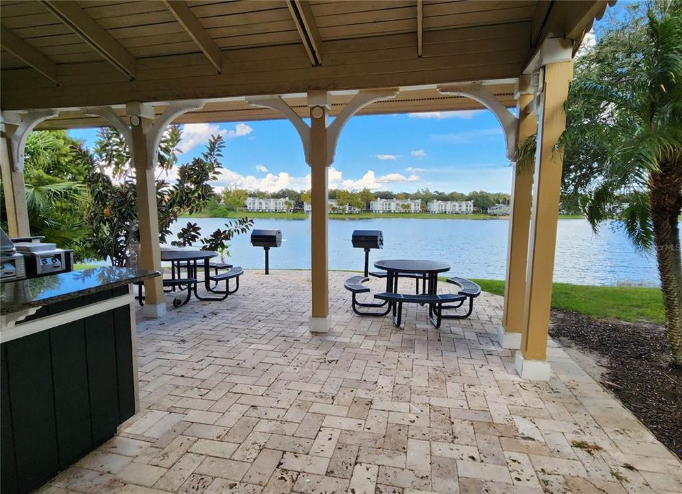 Active With Contract: $128,888 (2 beds, 2 baths, 934 Square Feet)