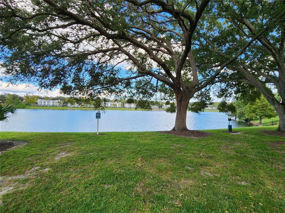 Active With Contract: $128,888 (2 beds, 2 baths, 934 Square Feet)