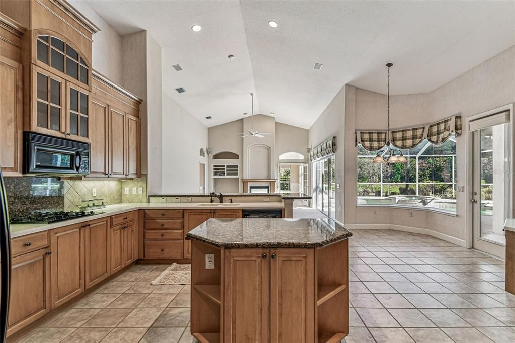 待售: $1,250,000 (4 贝兹, 3 浴室, 3418 平方英尺)