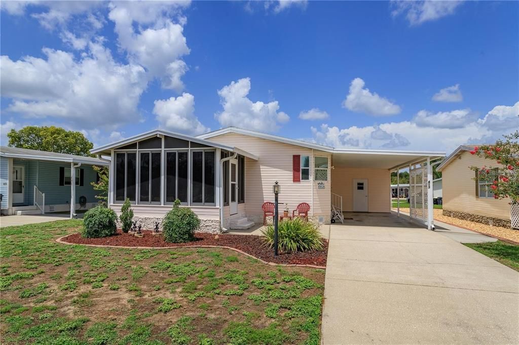 Под контрактом: $140,000 (2 спален, 2 ванн, 1026 Квадратных фут)