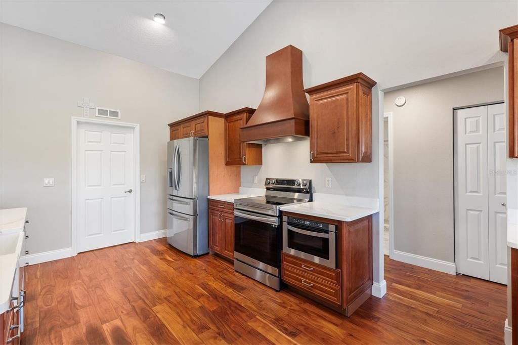 На продажу: $439,000 (3 спален, 2 ванн, 1777 Квадратных фут)