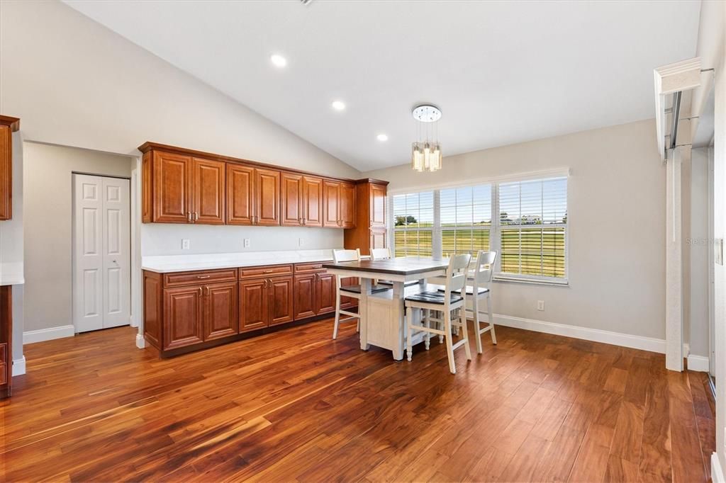 На продажу: $439,000 (3 спален, 2 ванн, 1777 Квадратных фут)