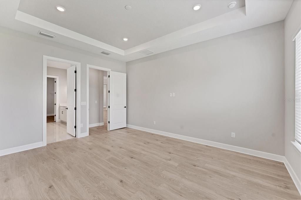 For Sale: $1,050,000 (3 beds, 3 baths, 2275 Square Feet)