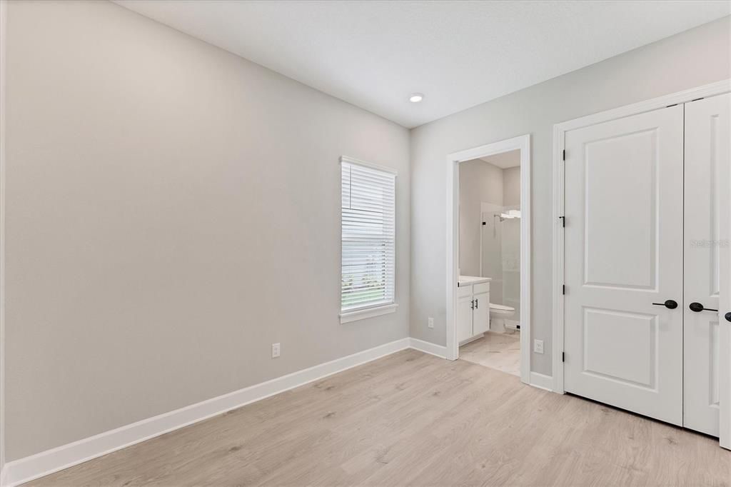 For Sale: $1,050,000 (3 beds, 3 baths, 2275 Square Feet)