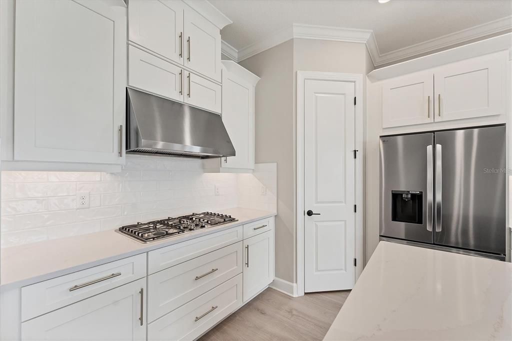 For Sale: $1,050,000 (3 beds, 3 baths, 2275 Square Feet)