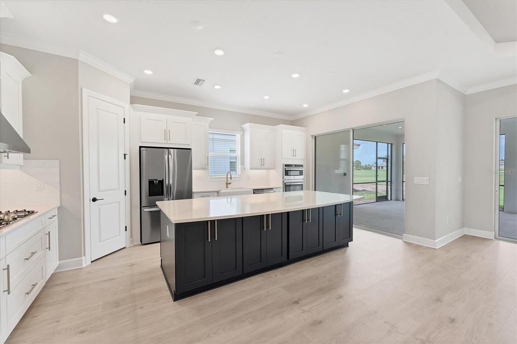 For Sale: $1,050,000 (3 beds, 3 baths, 2275 Square Feet)