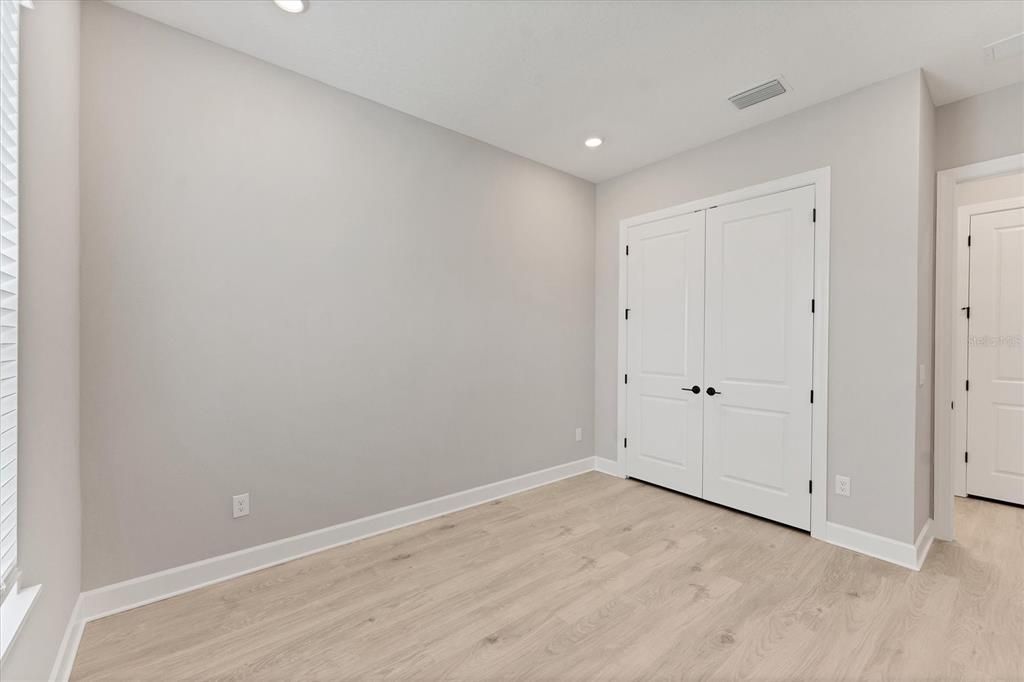 For Sale: $1,050,000 (3 beds, 3 baths, 2275 Square Feet)