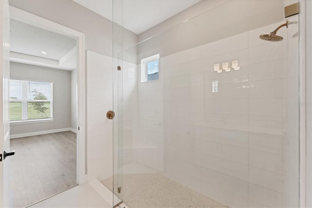 For Sale: $1,050,000 (3 beds, 3 baths, 2275 Square Feet)