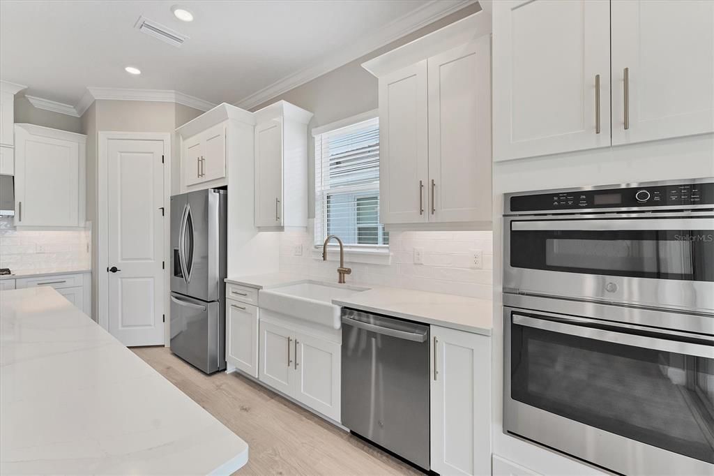 For Sale: $1,050,000 (3 beds, 3 baths, 2275 Square Feet)